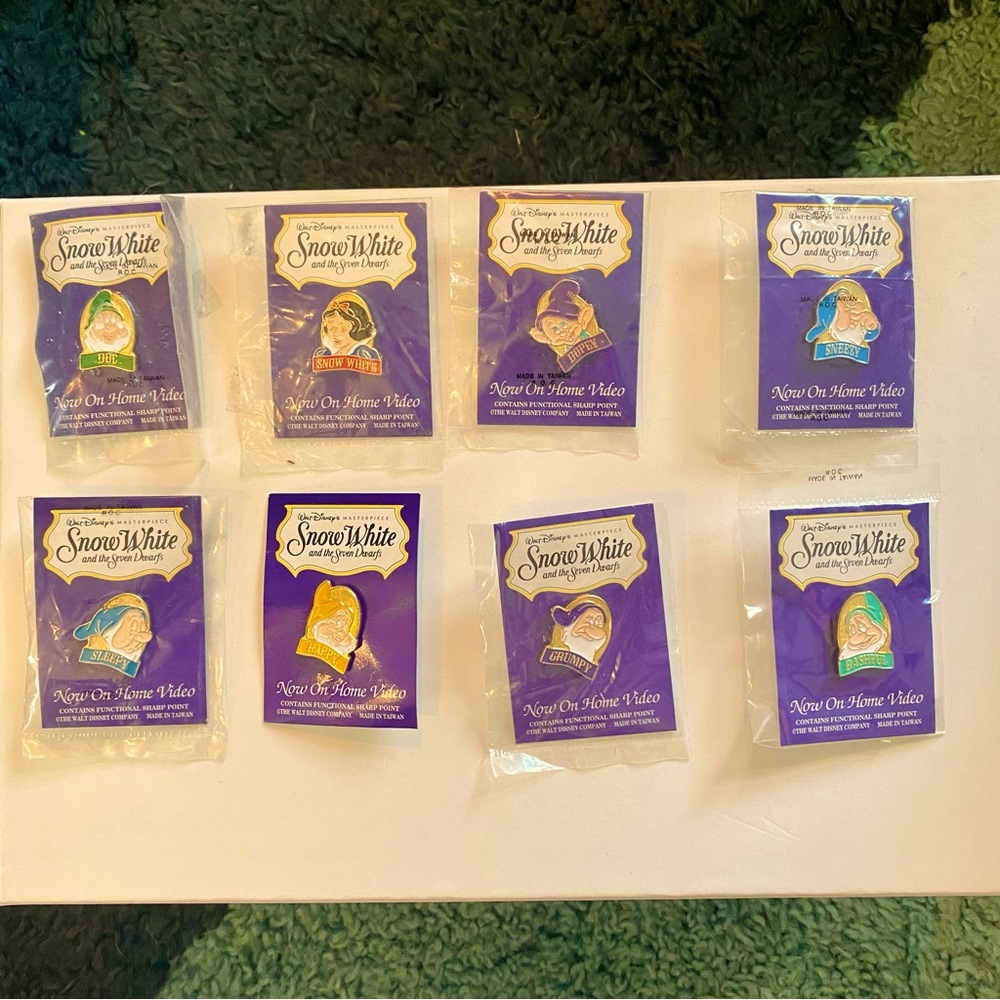 New Disney Vintage Snow White dwarf pins